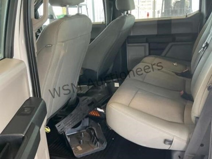2022-ford-f550-image-22