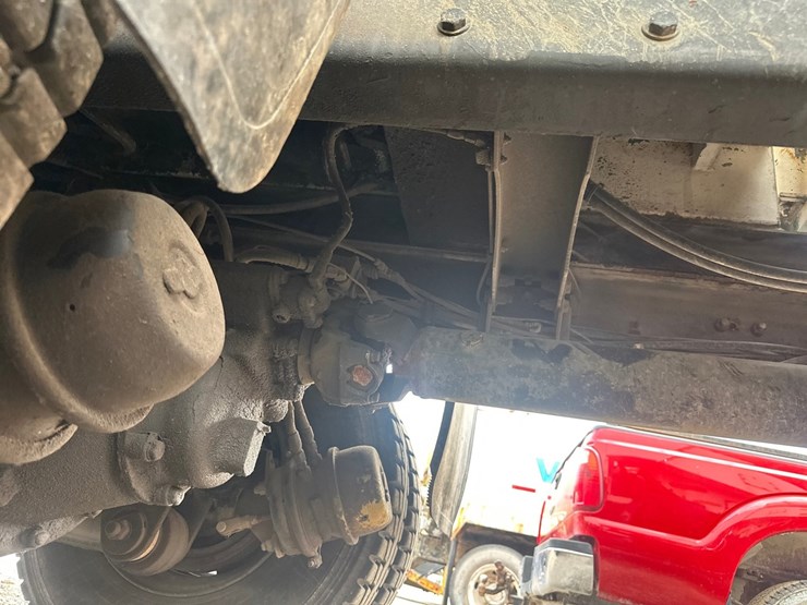 1990-peterbilt-320-image-51