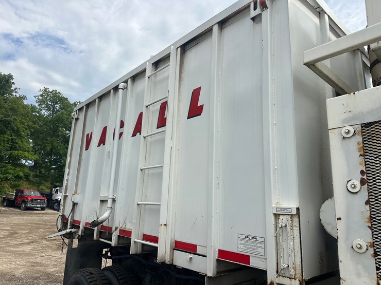 1990-peterbilt-320-image-21