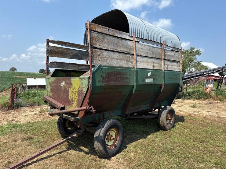 s&w-200-power-wagon-rear-unload-silage-wagon-image-1