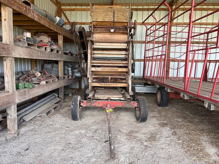 #2915-•-electric-wheat/grain-fanning-mill-trailer-image-1