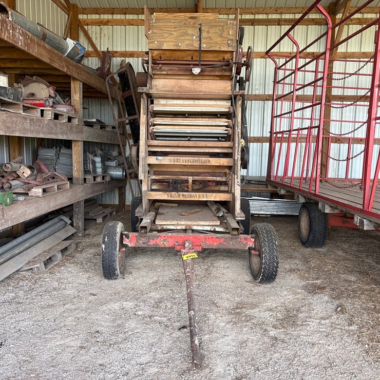 #2915 • Electric Wheat/Grain Fanning Mill Trailer