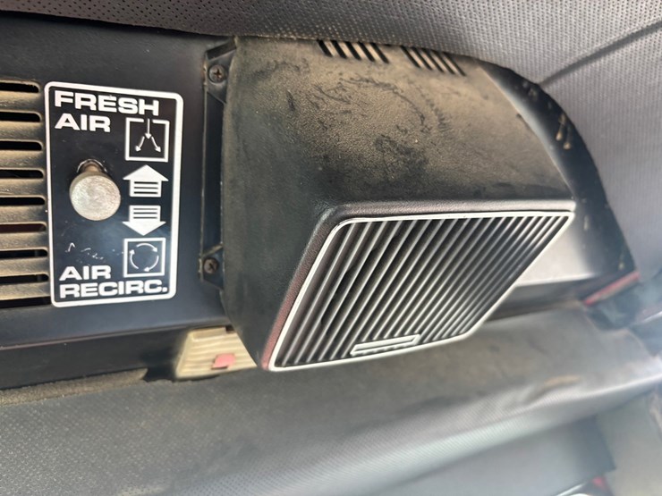 1983-massey-ferguson-4900-image-67