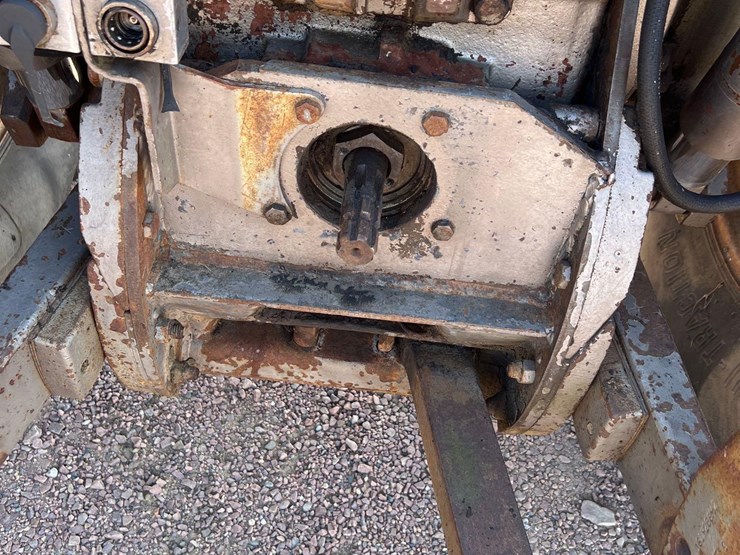 massey-ferguson-2705-image-21