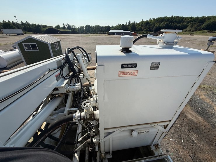 2003-freightliner-fl80-image-81