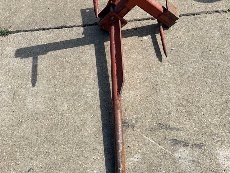3-prong-bale-spear-image-2