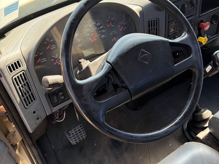 2003-international-durastar-4400-image-39
