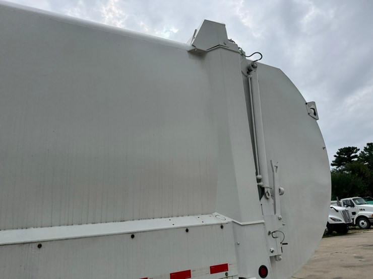 2015-mack-leu613-image-27