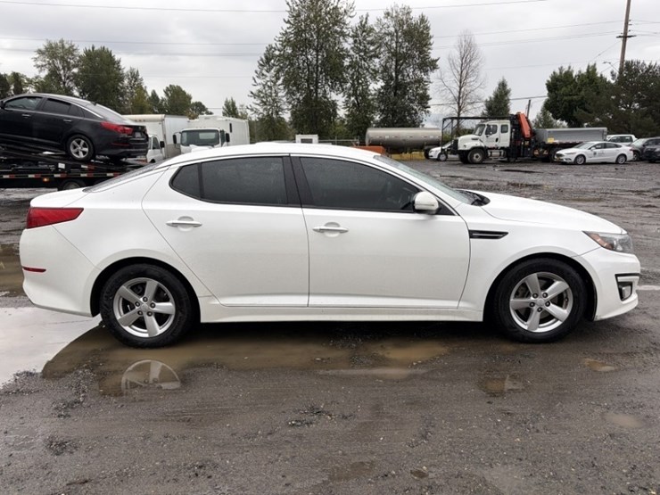 2015-kia-optima-sedan-image-3