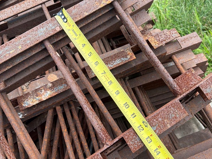 3--pallets-of-v-shaped-metal-grain-bin-supports-image-8