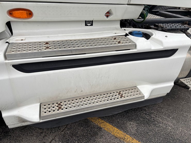 2015-international-prostar-image-11