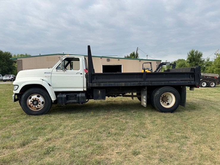 1998-ford-f800-image-2