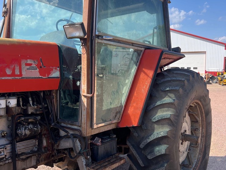 massey-ferguson-2705-image-6