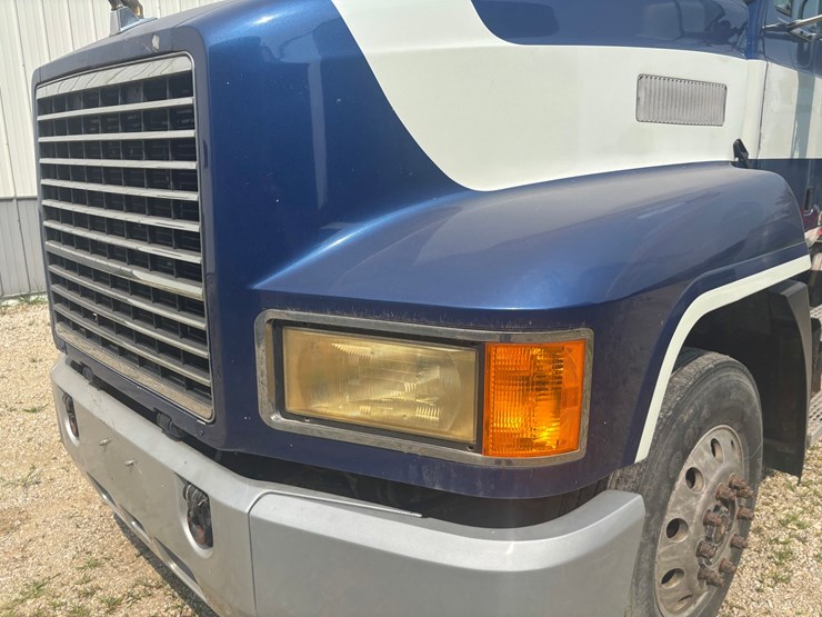 1995-mack-ch613-image-16