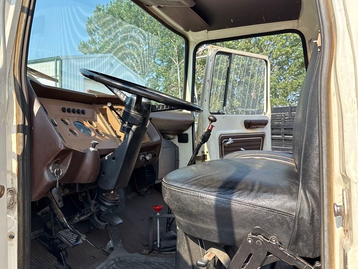 1979-ford-f700-image-78