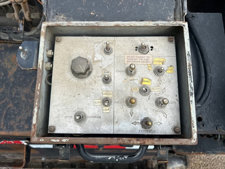 blaw-knox-pf3200-image-24