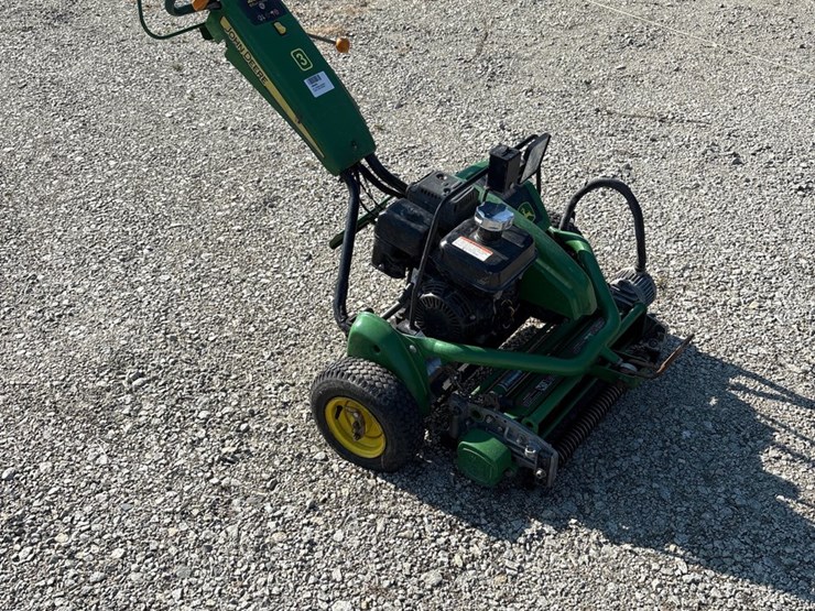 2012-john-deere-11-image-1