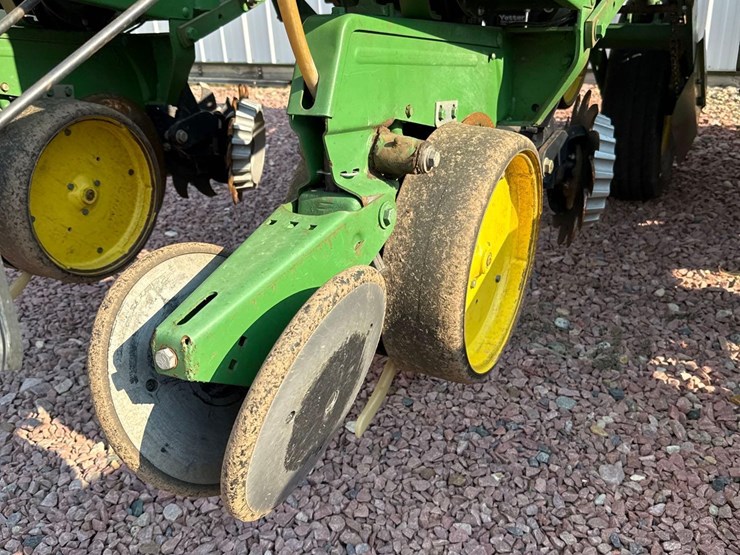 john-deere-7000-image-13