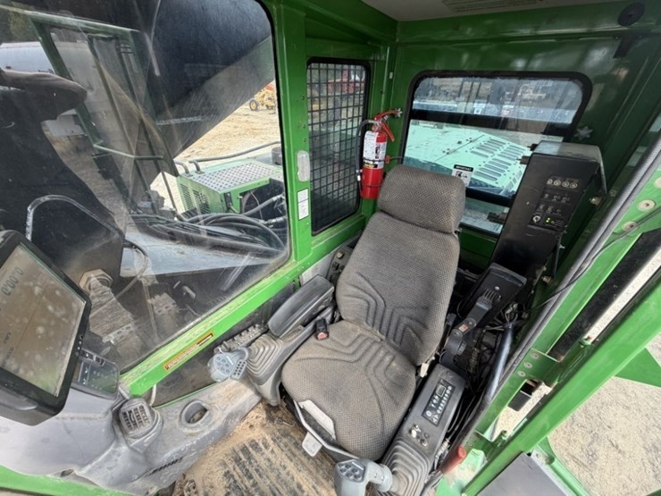 2011-deere-2454d-image-54