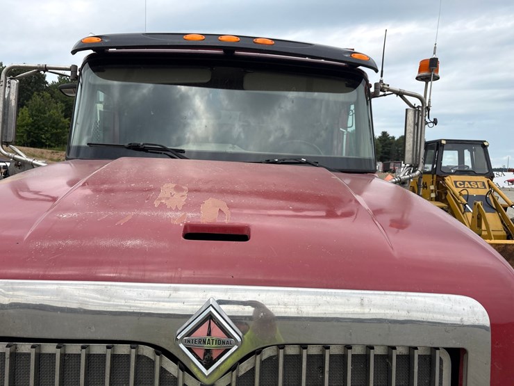#61388-•-2004-international-5600i-quad-axle-dump-truck-image-12