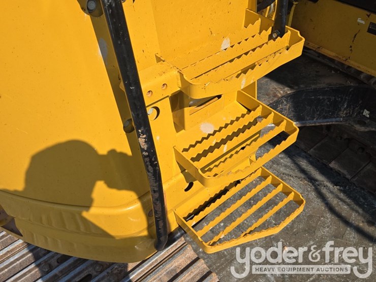 2019-caterpillar-335fl-image-30