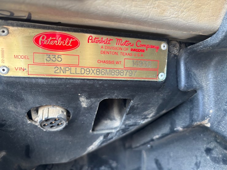 #2289-•-2006-peterbilt-tandem-axle-dump-truck-image-124