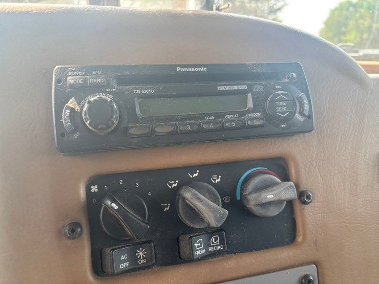 #2289-•-2006-peterbilt-tandem-axle-dump-truck-image-52