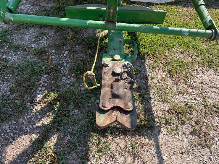 john-deere-338-image-27