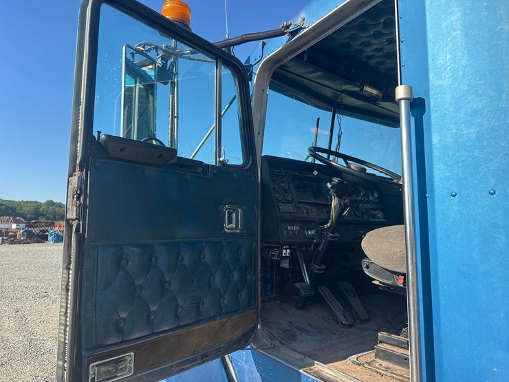 1988-kenworth-t800-image-34
