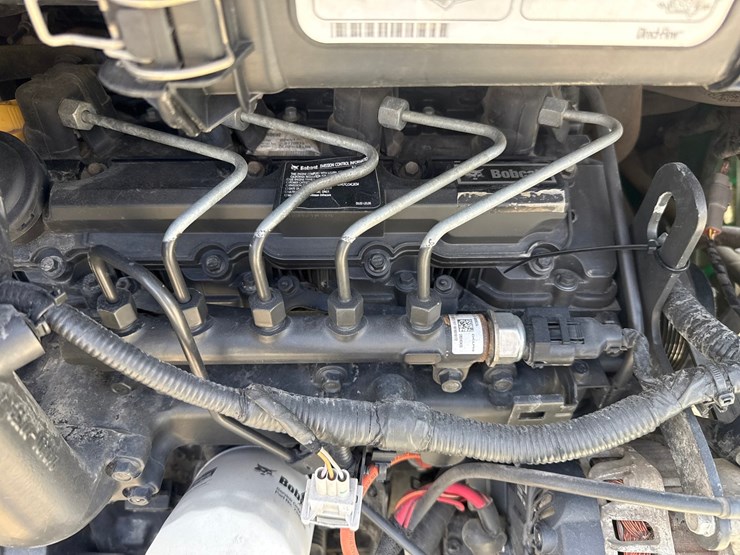 2019-bobcat-t550-image-37