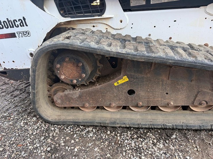 bobcat-t750-image-13