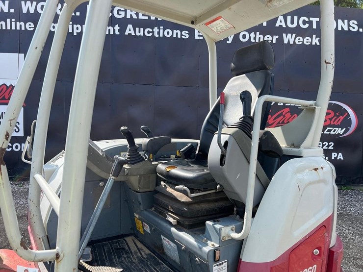 2016-takeuchi-tb260-image-20