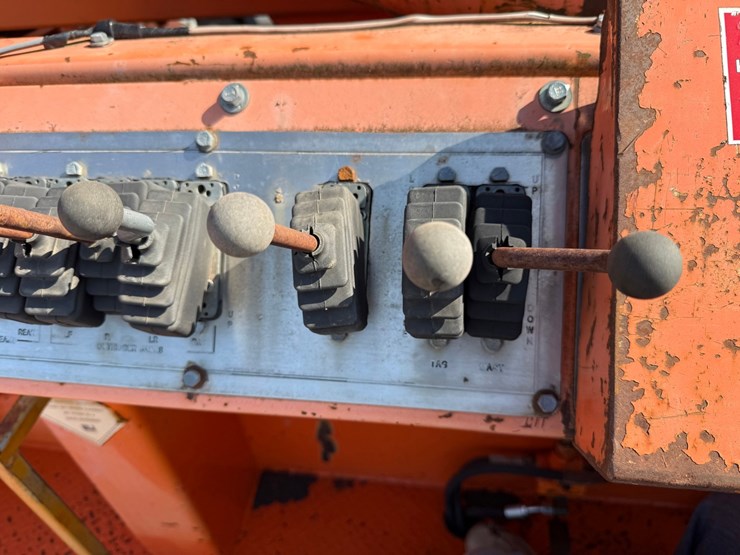 #2470-•-2002-tor-truck-dr-4280-crane-truck-image-137