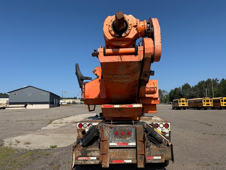 #2470-•-2002-tor-truck-dr-4280-crane-truck-image-4