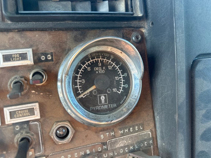 1988-kenworth-t800-image-44