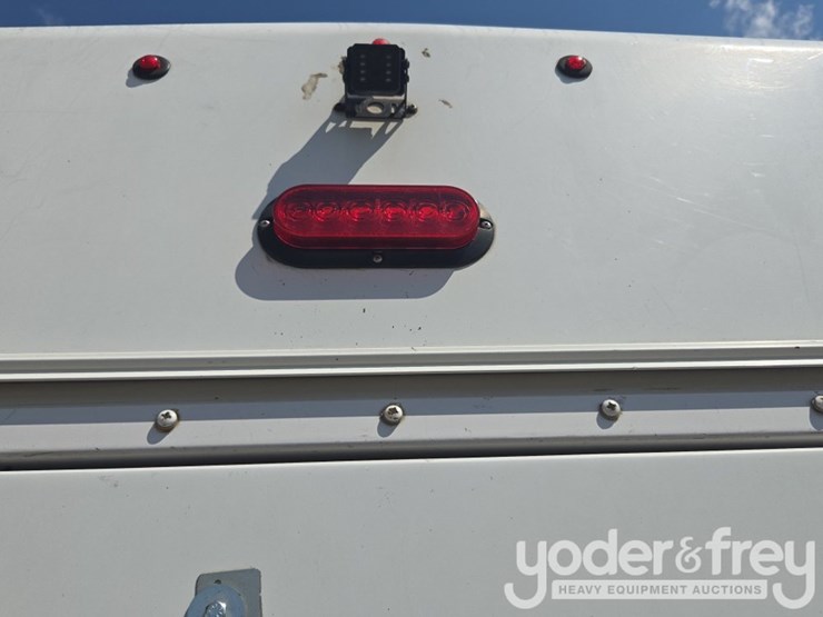 2017-ford-e350-image-19