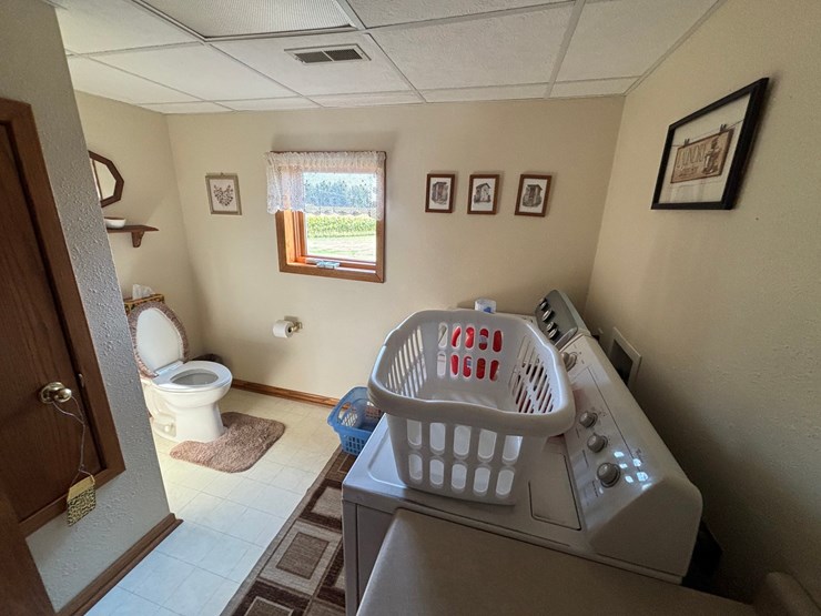 #60000-•-29.92-acre-farm-with-home,-barns-&-outbuildings-image-64
