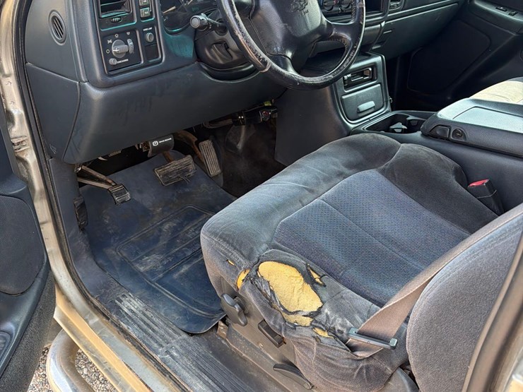 2001-chevrolet-k3500-image-46
