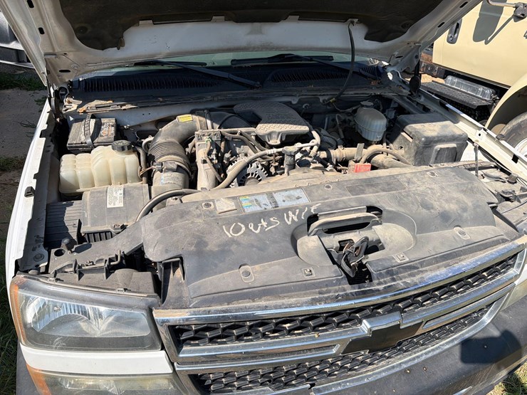 2006-chevrolet-3500-image-51