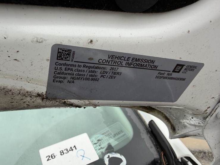 2017-chevrolet-bolt-ev-electric-hatchback-image-13