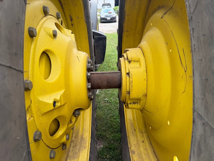 john-deere-8130-image-46