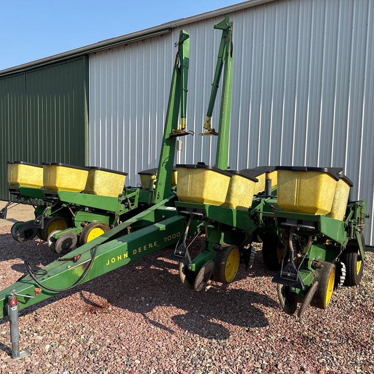 JOHN DEERE 7000