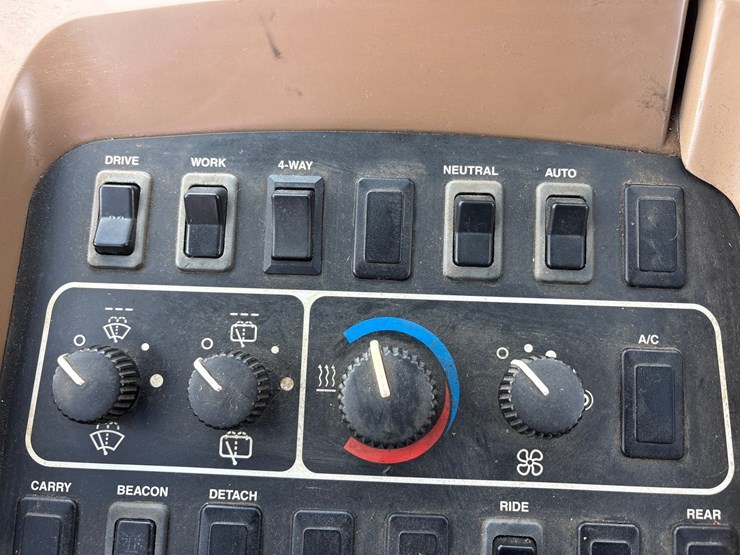 deere-444h-image-64