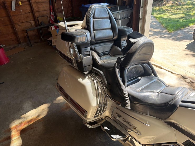 1994-honda-goldwing-motorcycle-image-4