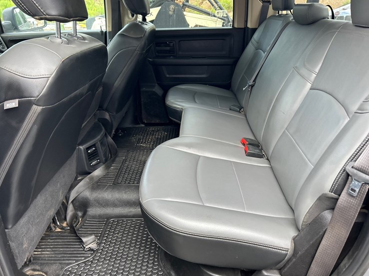 2021-dodge-2500-image-36