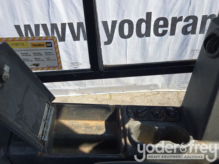 2019-caterpillar-d5k2-lgp-image-41
