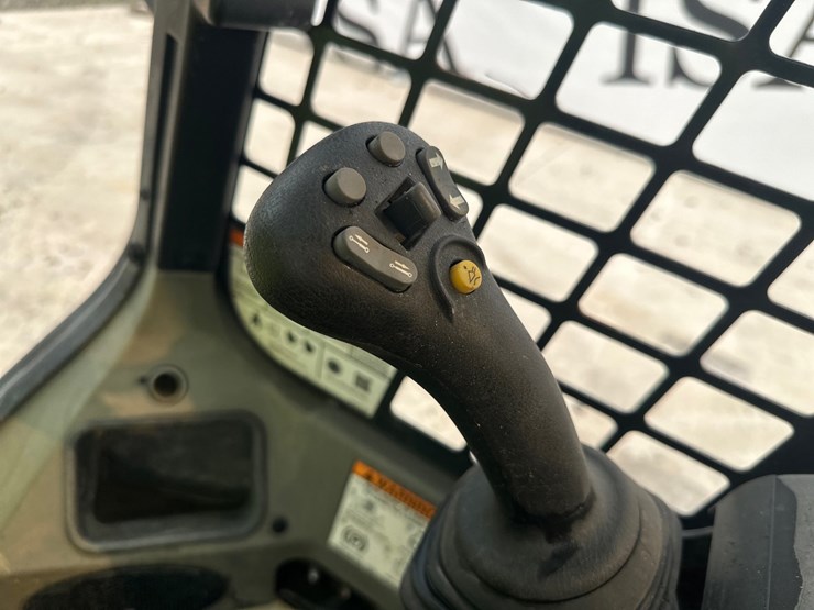 2018-bobcat-t630-image-30