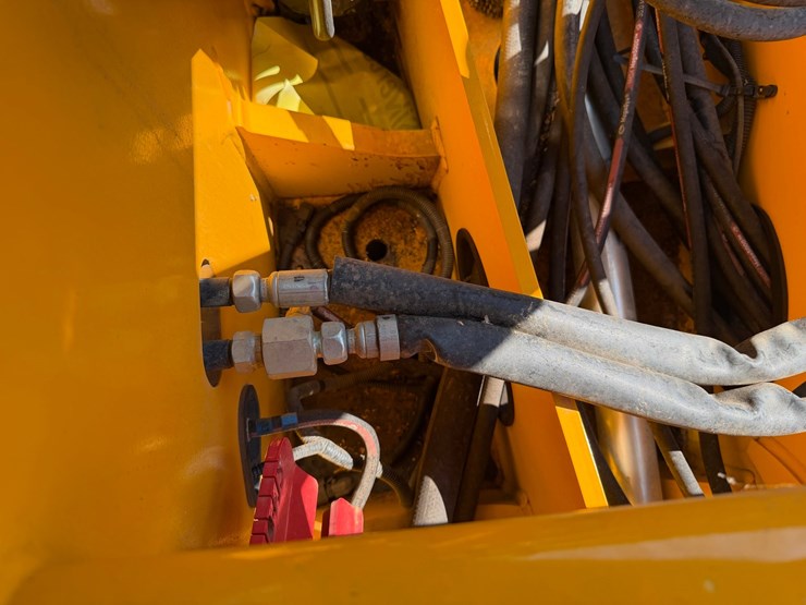 2024-jcb-509-42-image-35