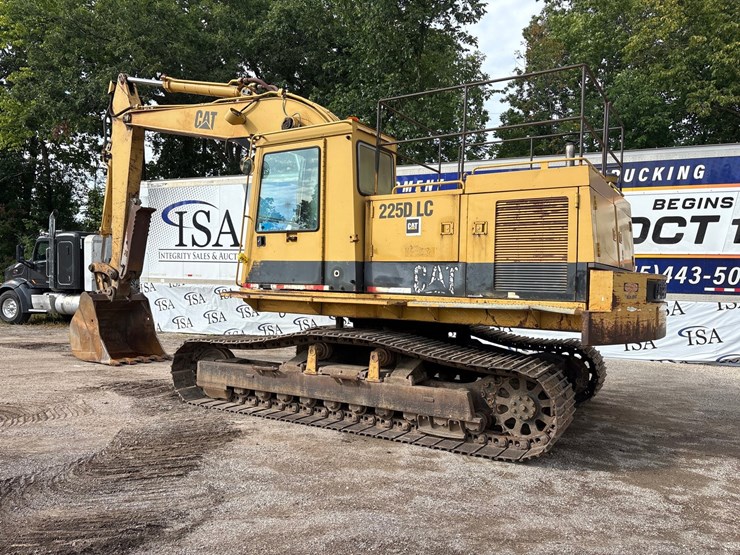 caterpillar-225d-lc-image-3