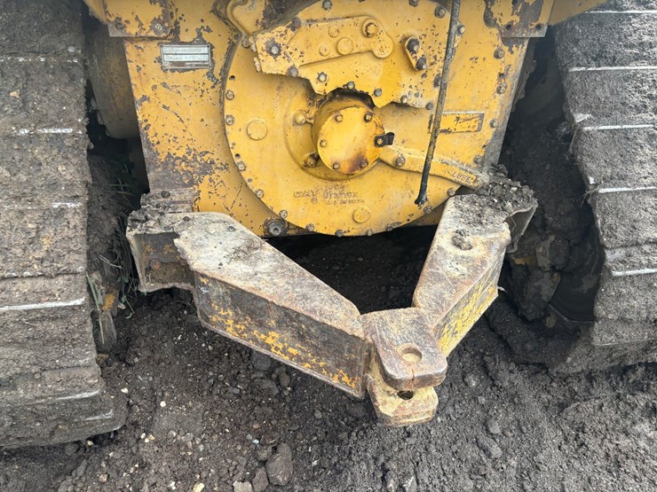 caterpillar-d4h-image-15